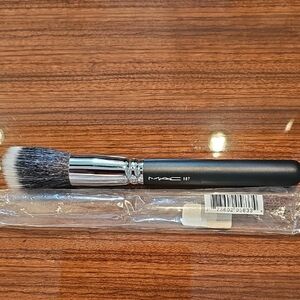 MAC Cosmetics 187 Duo Fibre Stippling Brush